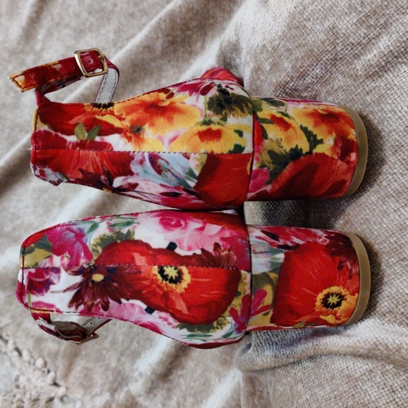 NEW Betsy Johnson Fay Floral Satin Tie-bow Peep toe heels with ankle straps, 8 - Picture 5 of 11